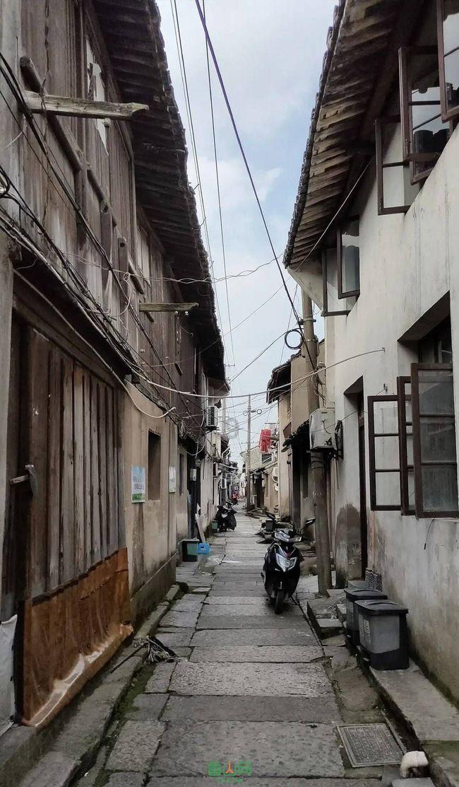旅客车上突发疾病 乘务人员施救脱险